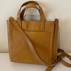 Madewell Everyday Leather Tote Bag with Spacious Interior and Durable Design